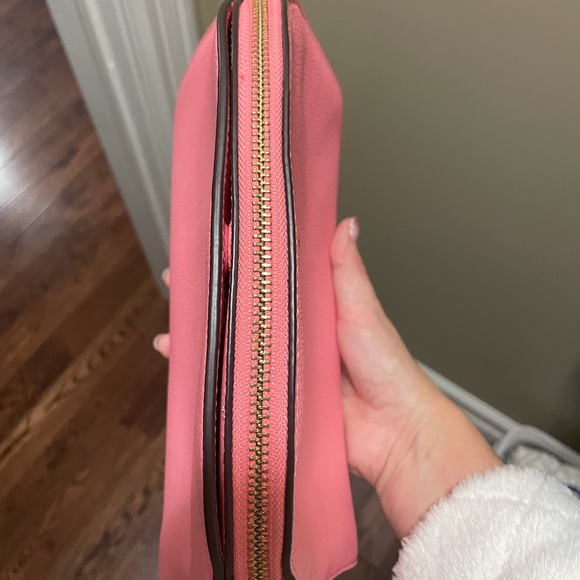 Kate Spade - Picture 5 of 8